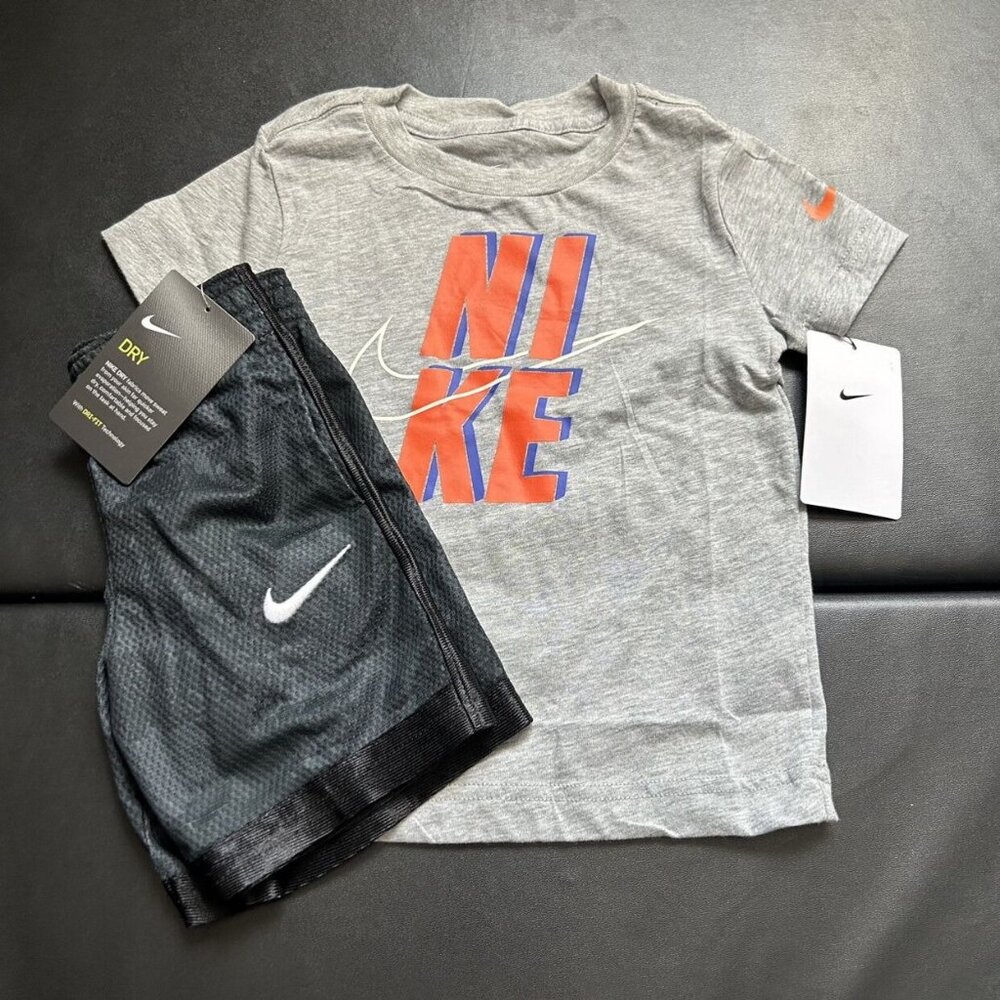 NWT Nike Athletic Set Boys Size 3T